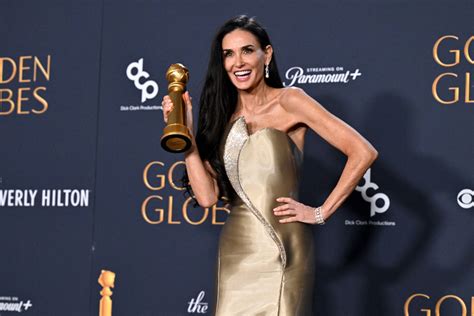 Demi Moore gana el Globo de Oro y el "descontento" de Karla Sofía