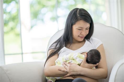 Yuri Breastfeeding