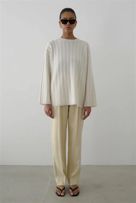 Almada Label - Noa Cable Knit Sweater - Karisma