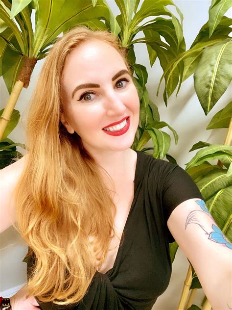 Miss Red Vegan ️🌱💋 | Scrolller