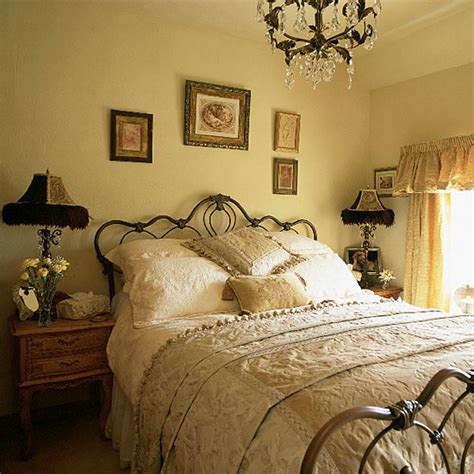 Wooden Vintage Bedroom Furniture