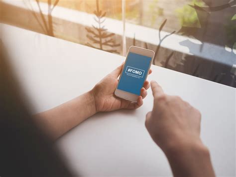 How to Deal With FOMO and Drink Responsibly - Own Your Limits