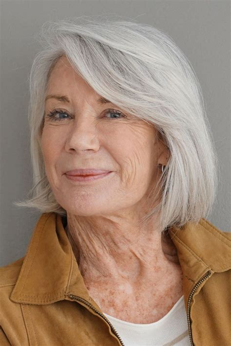 35 Youthful Ideas Of Wearing Bang Hairstyles For Older Women Mature ...