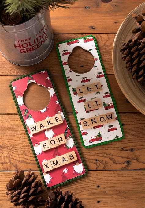 DIY Christmas Door Hanger for Festive Decor - Mod Podge Rocks