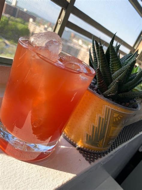 Rum Breeze Easy Tropical Cocktail – Bartesian