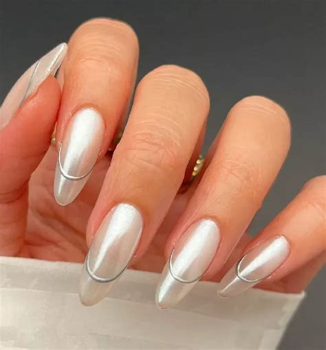 20 Stunning Chrome French Tip Nails Designs to Try in Summer 2023 ...