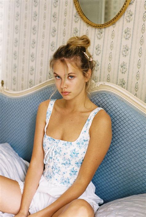 Beauty And Fashion Bus Girl, Pretty Lingerie, Corset Style, Girl Next