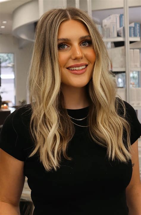 Lauren Andrews - Studio RK Salon