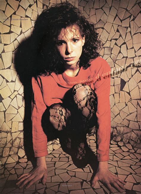 Naked to Death: Mylene Farmer.