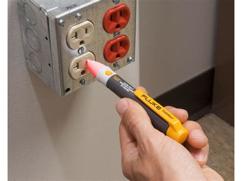 Fluke 1AC-A1-II VoltAlert Non-Contact Voltage Tester | TEquipment