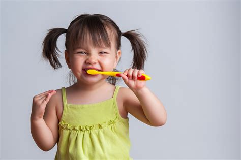 The perfect kids’ toothbrush. - Tuxedo Dental Group