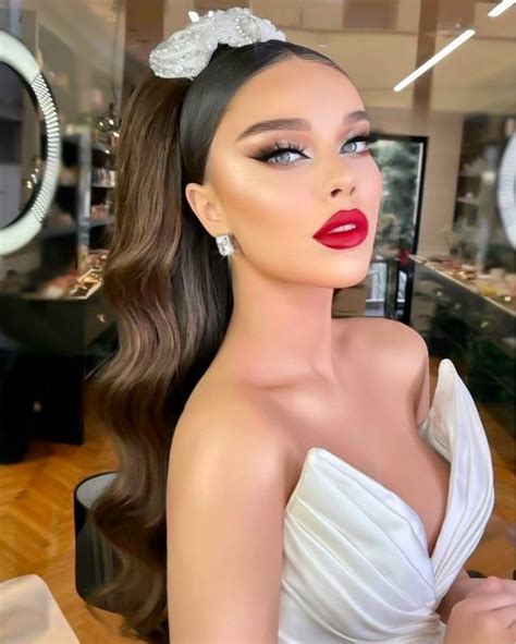 Pin by Esma on Идеи макияжа | Bridal hair and makeup, Bridal makeup ...