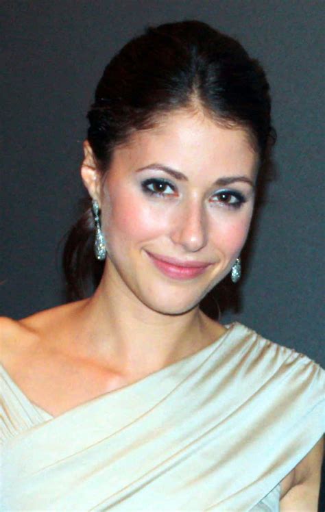 Download Elegant Portrait Amanda Crew Wallpaper | Wallpapers.com