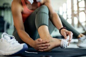 Navicular Bone Pain: What Causes It, How to Relief Pain? - Human ...