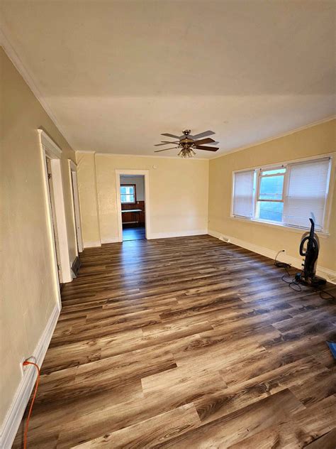 3 Beds 1 Bath - Apartment