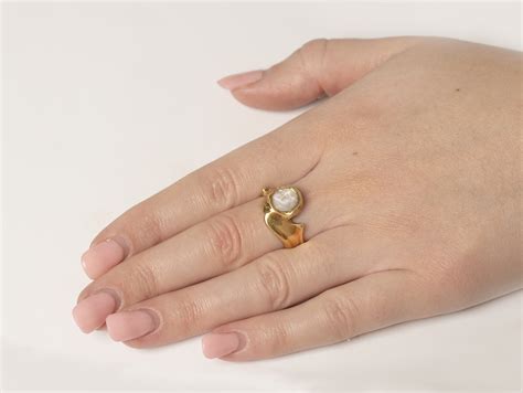 Vintage Moonstone Ring, c.1970s | Farringdons