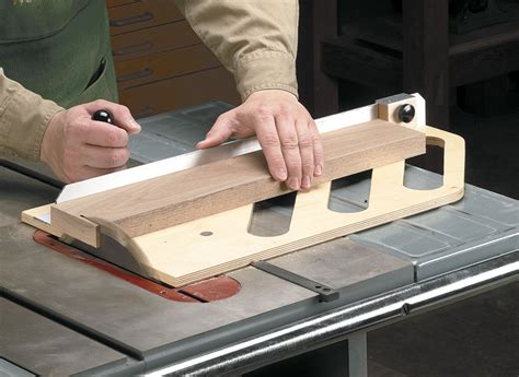 Easy-To-Build Crosscut Sled | Woodsmith