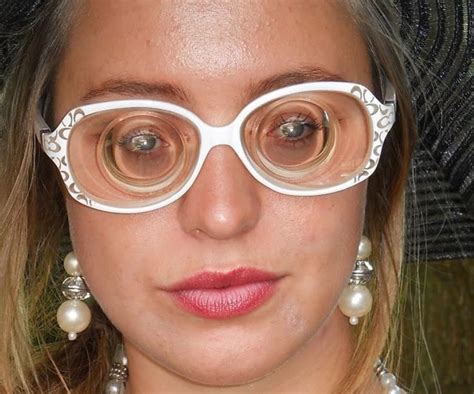 Pin von sare auf Glasses | Brille, Porträt, Portrait