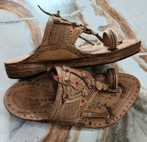 SHRISHA FOOTWEAR in Sangli - Supplier of Pure Leather Kolhapuri Chappal ...