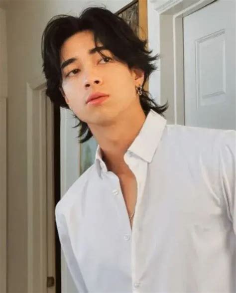 Wolfcut for Men: 17 Styles You’ll Want to Try Right Now in 2025