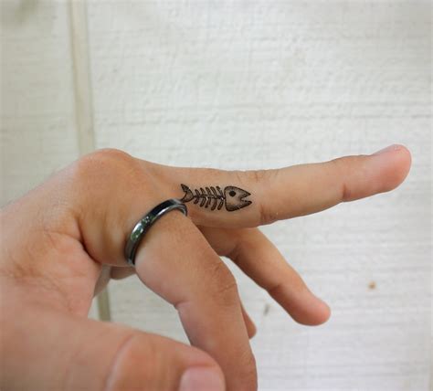 tattoo fish skeleton