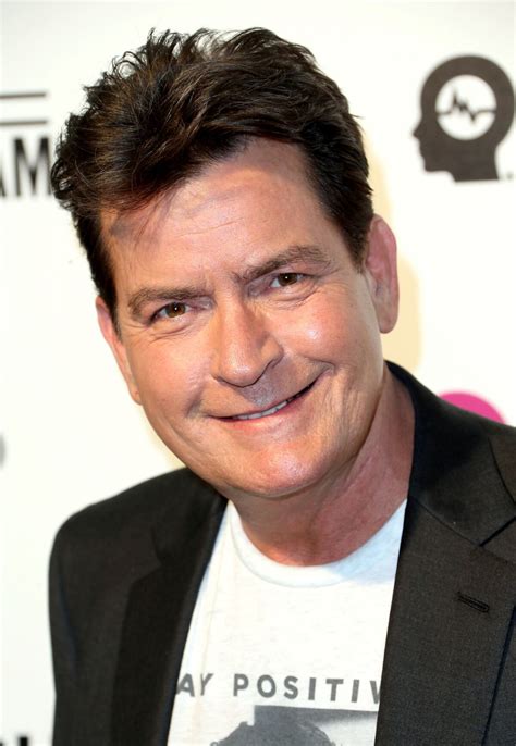 Foto: Charlie Sheen pode parar na cadeia por fazer ameaças de morte