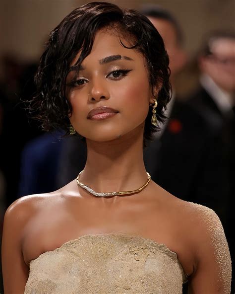 Tylaꨄ🐚 | I can’t wait for the music video to this song Omgg | Instagram