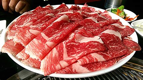 Как называется блюдо из сырого мяса тонко нарезанного - 91 фото