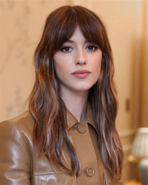 Find the perfect style using these ladies haircuts with fringe tips 4