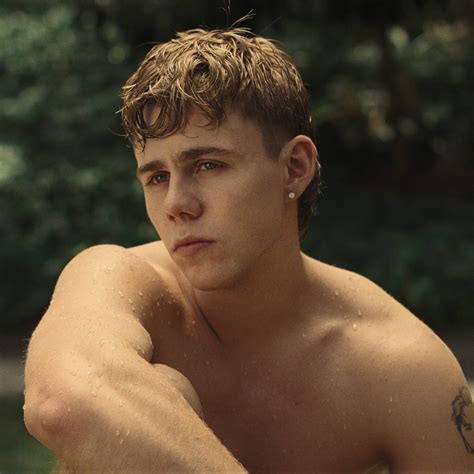 The Kid LAROI – “SHE DON'T NEED TO KNOW” | Songs | Crownnote