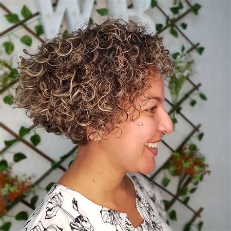 Cabelo Cacheados Com Luzes Curto