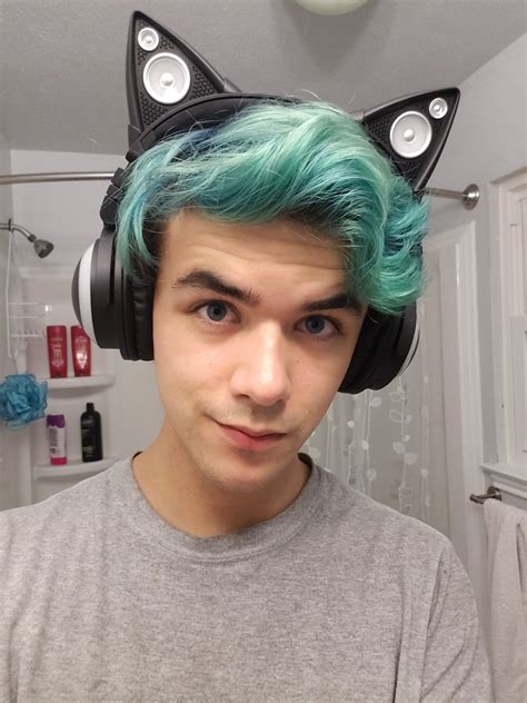 Posting on my alt from here on out, but you guys liked my hoodie so