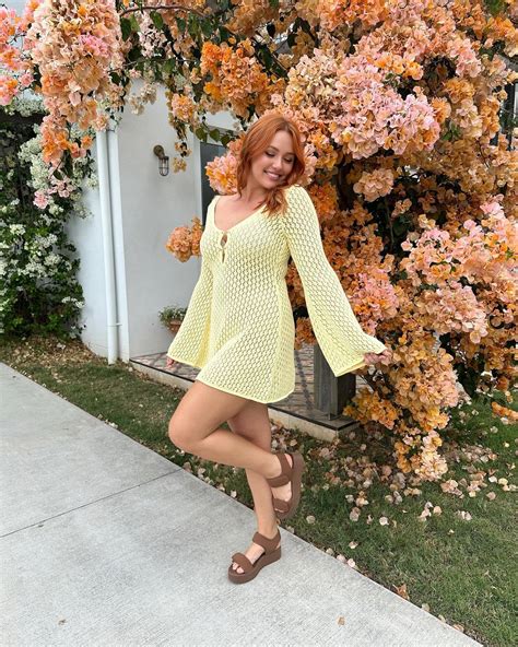 Brooke Nichole Lee's feet