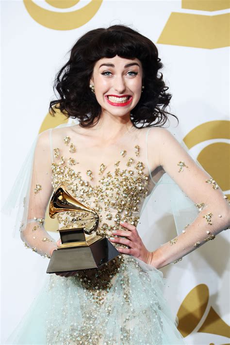 Grammy Awards Cracktacularly Played: Kimbra - Go Fug Yourself: Because