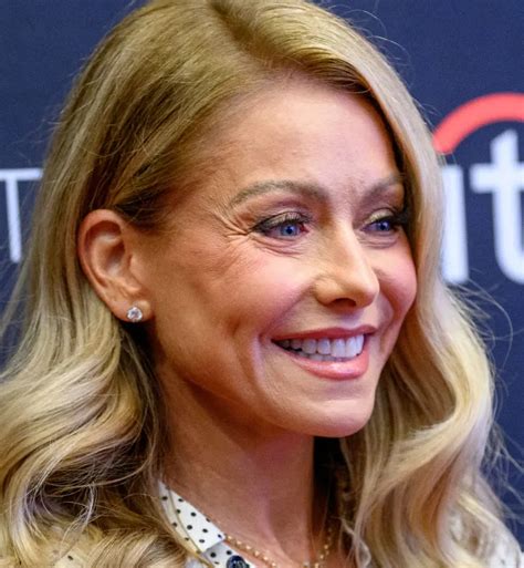Who is Kelly Ripa? Age, Height and Weight, Education Background