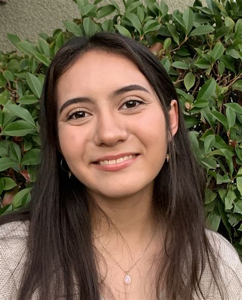 Amanda Flores's Instagram, Twitter & Facebook on IDCrawl