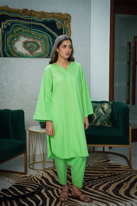 Lush Green – Minaash Atelier