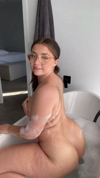 Lilith Cavaliere - your ultimate fantasy come true