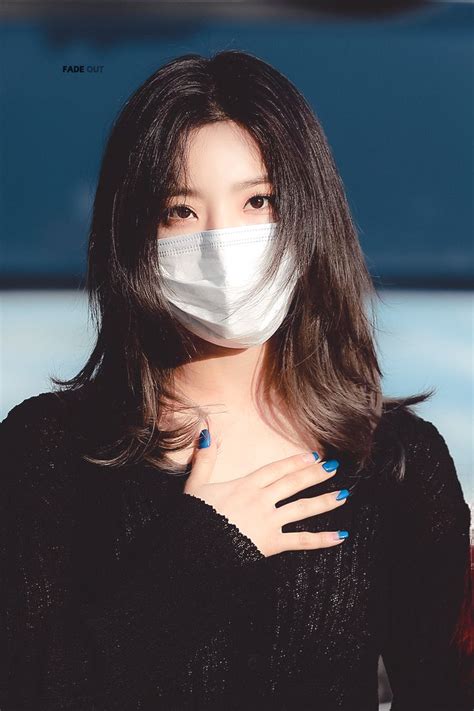 FADE OUT on Twitter | Ulzzang girl, Hair, Kpop girls