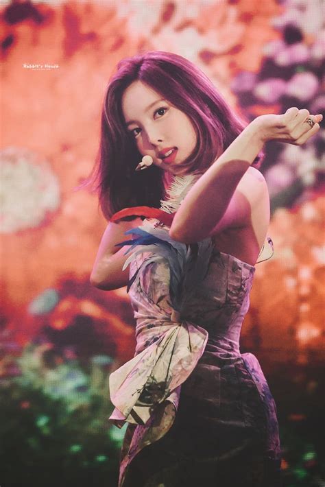 ปักพินในบอร์ด Nayeon ️ ️ ️ | นายอน