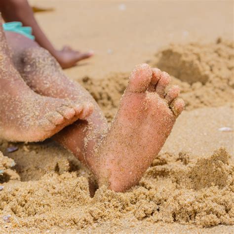 Benefits of being barefoot – Barefoot and Salty