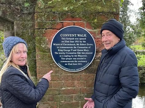 cast signs complete signs