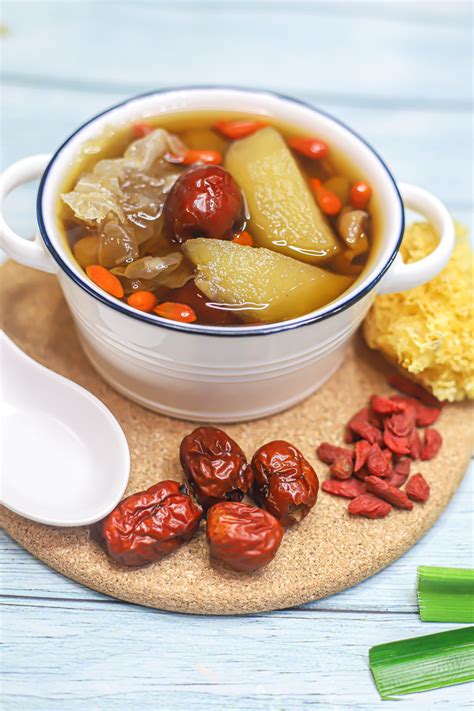 Pear and Snow Fungus Dessert - Mayakitchenette