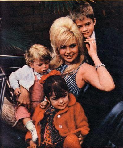 Jayne Mansfield with her children, including Mariska Hargitay ...