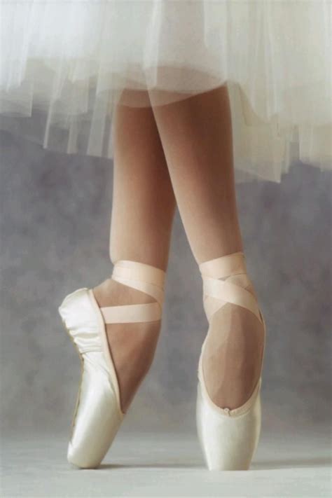 балерина | Ballet pointe shoes, Pointe shoes, Ballet shoes