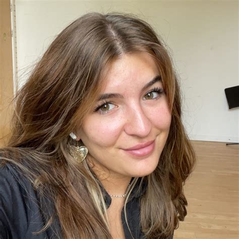 Who was the runaway who escaped Rodney Alcala in Woman of the Hour?