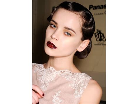 sport  dark red lip   effort