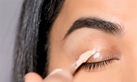 Simple Makeup Tutorial for Hooded Eyes | Upstyle