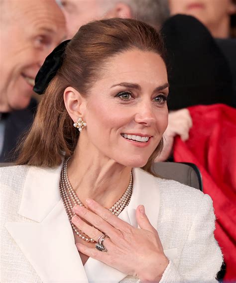 Kate Middleton Goes All In on the Big Bow Trend | Vogue