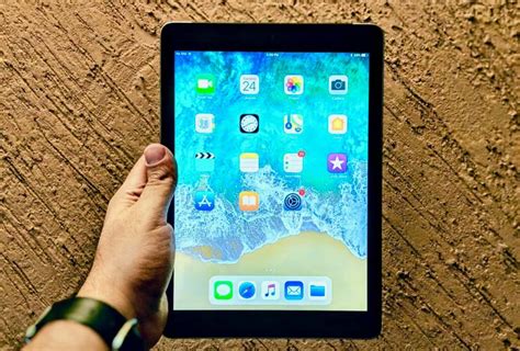 The 2018 iPad Is the Perfect Gadget For College Students Still ...